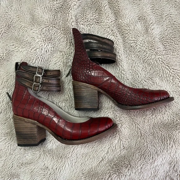 Freebird Randi - Picture 2 of 2